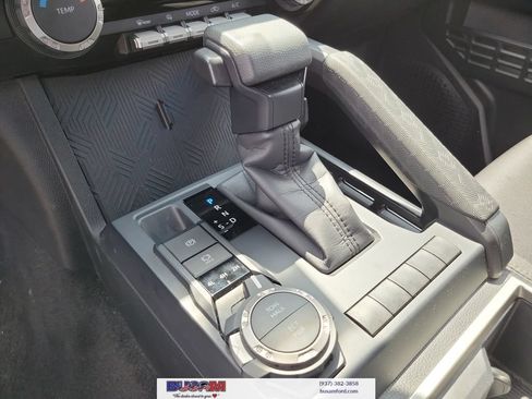 Used 2025 Toyota Tacoma SR5 AWD/4WD image 28