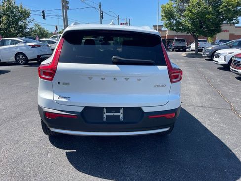 Used 2023 Volvo XC40 B5 Plus AWD/4WD image 10