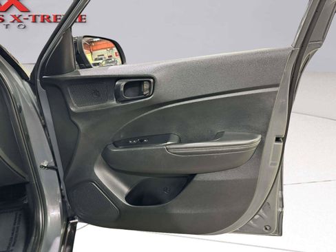 Used 2024 Hyundai Venue Limited FWD image 37