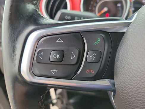 Used 2020 Jeep Wrangler Unlimited Sahara w/ Dual Top Group AWD/4WD image 21