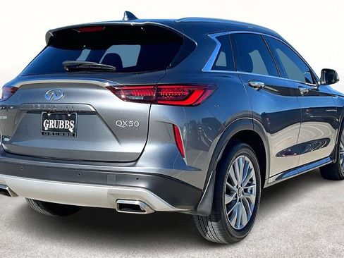 Certified 2025 INFINITI QX50 Luxe image 2