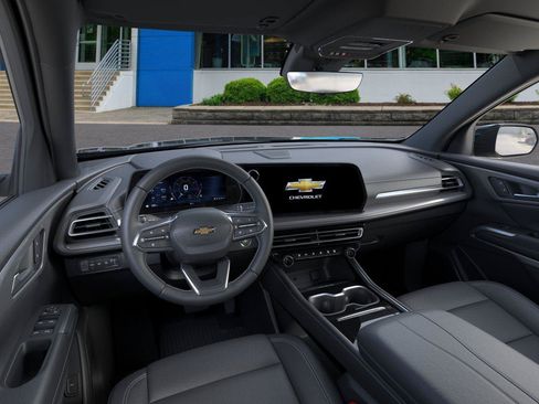 New 2026 Chevrolet Traverse LT w/ Sun and Wheel Package AWD/4WD image 15