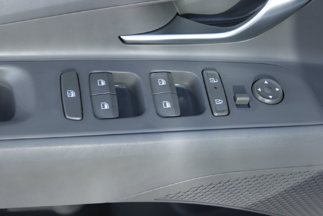 Used 2026 Hyundai Elantra Sport w/ Cargo Package FWD image 9