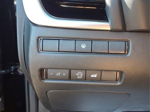 Used 2026 Nissan Rogue SL AWD/4WD image 15
