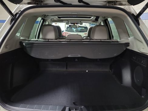 Used 2020 Subaru Forester Limited w/ Popular Package #3 image 10