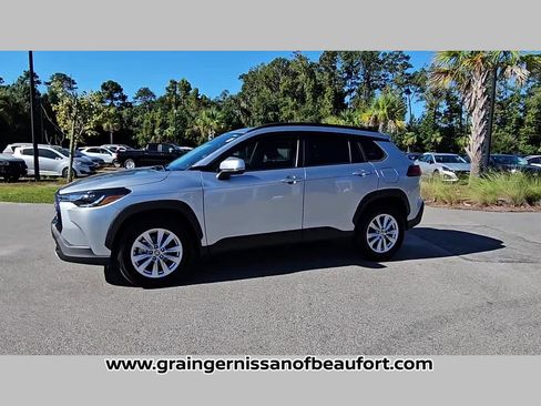 Used 2022 Toyota Corolla Cross LE image 23