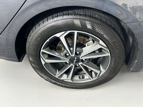 Used 2024 Kia Forte LXS image 11