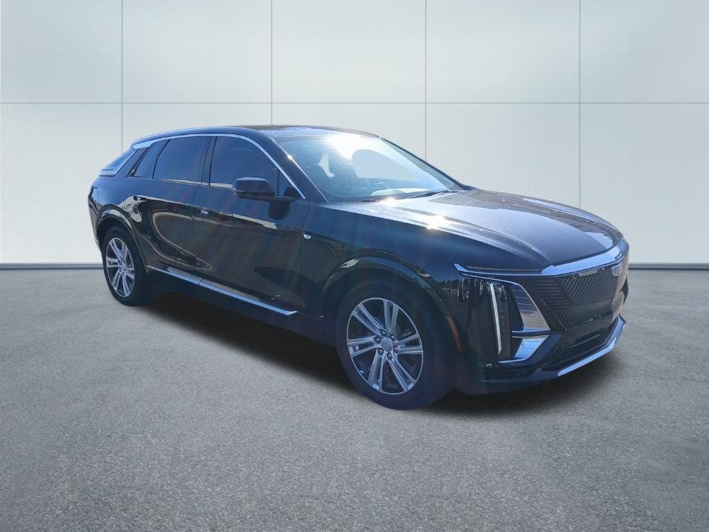 Certified 2024 Cadillac Lyriq Tech w/ Driver Assist Package AWD/4WD image 9