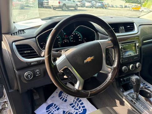 Used 2017 Chevrolet Traverse LT AWD/4WD image 16