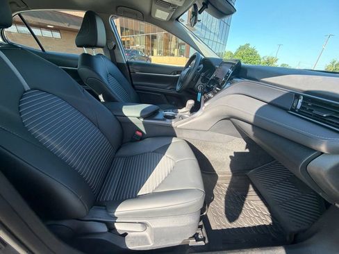 Used 2024 Toyota Camry SE AWD/4WD image 38