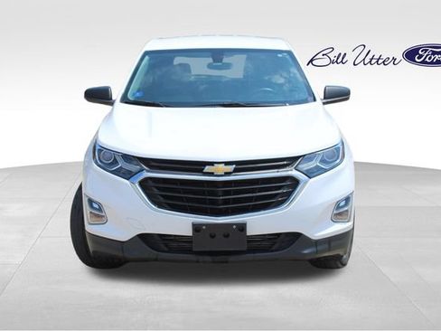 Used 2018 Chevrolet Equinox LS FWD image 2