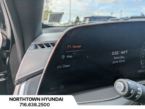 Used 2025 Cadillac XT4 Premium Luxury image 33