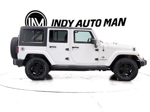 Used 2014 Jeep Wrangler Unlimited Sport image 3