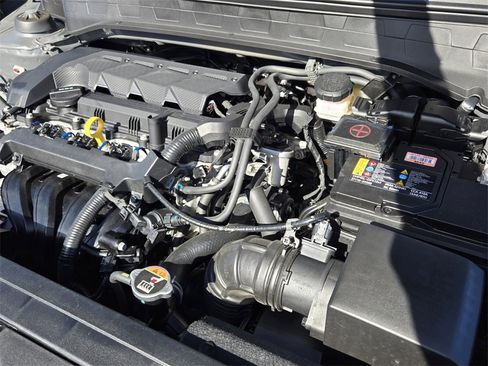 Certified 2025 Hyundai Venue SE image 20