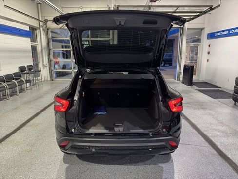 New 2026 Chevrolet Trax RS w/ Driver Confidence Package image 10