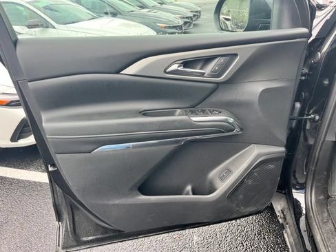 Used 2026 Chevrolet Traverse LT w/ LPO, Floor Liner Package FWD image 9