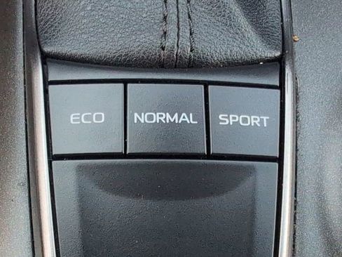 Used 2023 Toyota Camry SE w/ Protection Package (Q2) (TMS) FWD image 31