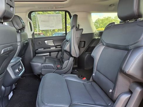 New 2026 Ford Expedition Max Platinum w/ Driver's Package AWD/4WD image 17