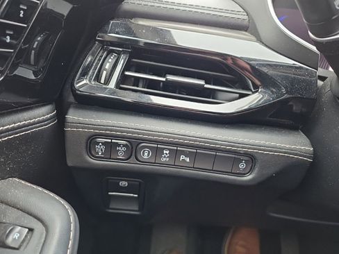 Used 2022 Acura MDX SH-AWD w/ Advance Package image 46