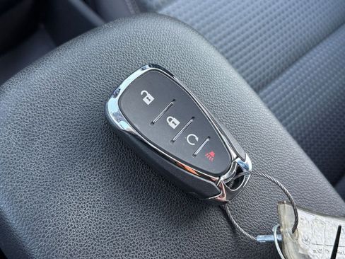 Used 2025 Chevrolet Trax LT image 22