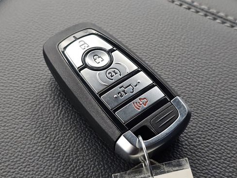 New 2026 Ford F250 Lariat w/ Black Appearance Package image 35