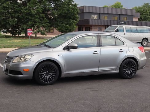 Used 2011 Suzuki Kizashi SE AWD/4WD image 10