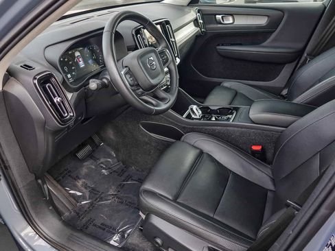 Used 2021 Volvo XC40 T4 Inscription image 31