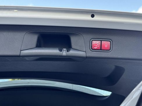 Used 2022 Mercedes-Benz GLS 450 4MATIC image 12