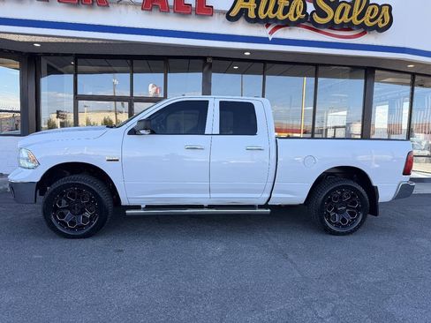 Used 2017 RAM 1500 Classic SLT w/ SLT Plus D←cor Group AWD/4WD image 2
