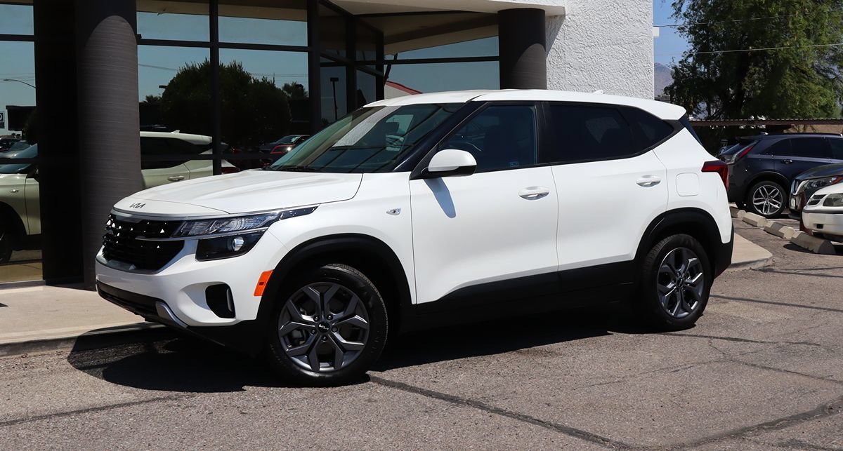 Used 2024 Kia Seltos LX AWD/4WD image 3
