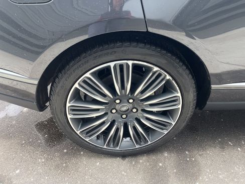 Used 2022 Land Rover Range Rover Westminster Edition image 12