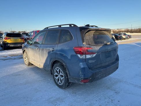 Used 2024 Subaru Forester Premium image 2