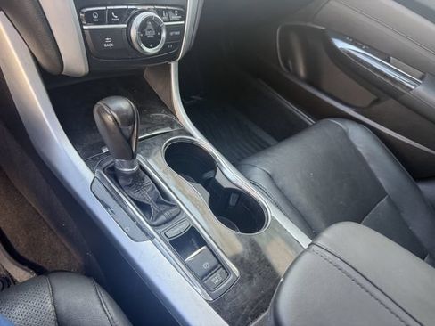 Used 2018 Acura TLX w/ Technology Package FWD image 19
