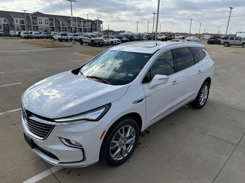 Used 2023 Buick Enclave Essence w/ Experience Buick Package image 11