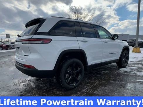 New 2025 Jeep Grand Cherokee Limited w/ Black Appearance Package image 8