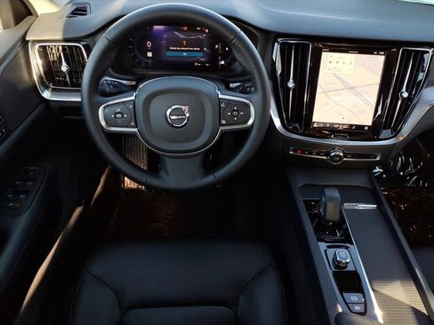 Used 2025 Volvo S60 B5 Core image 31