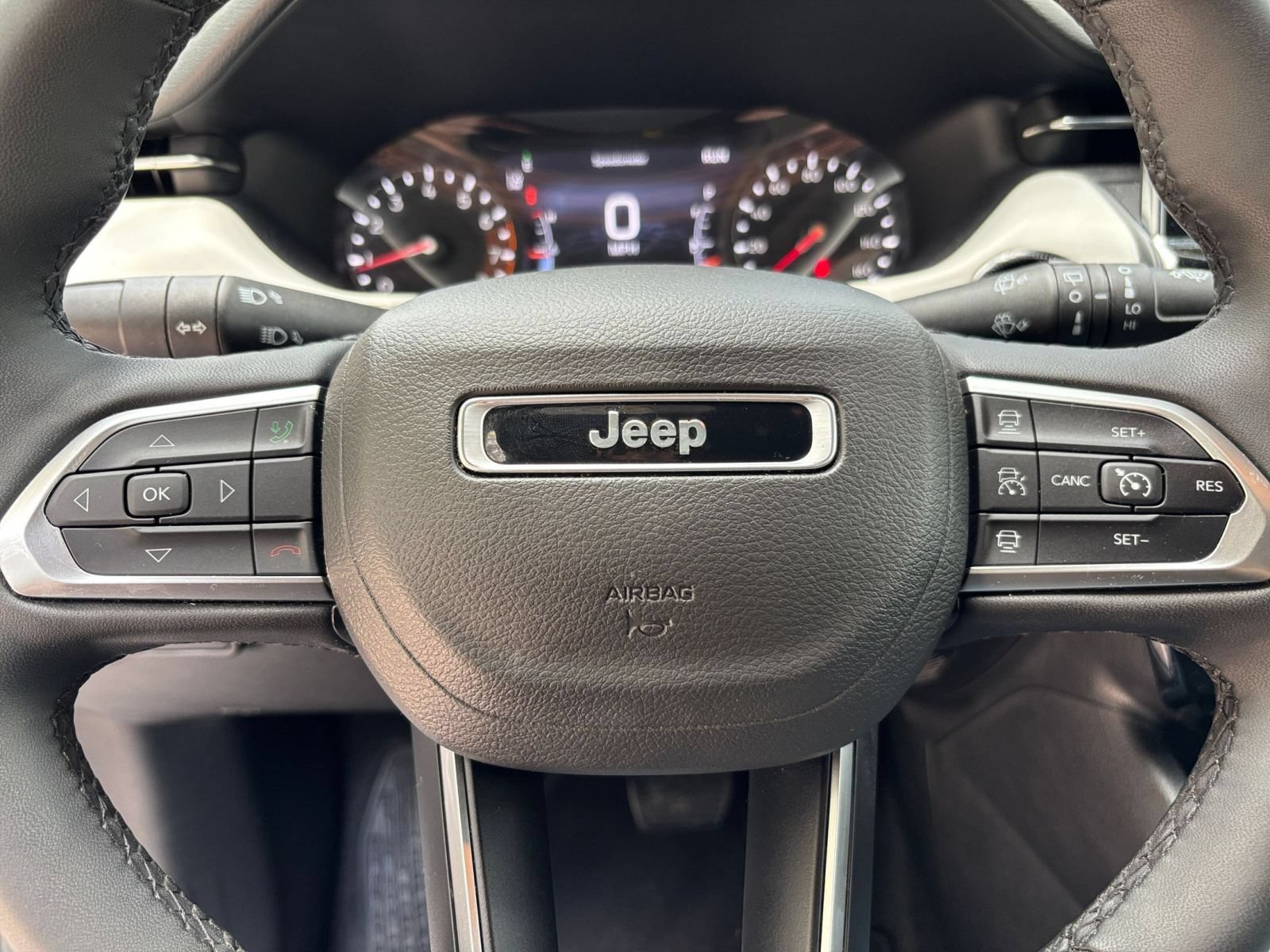 Used 2025 Jeep Compass Limited AWD/4WD image 27