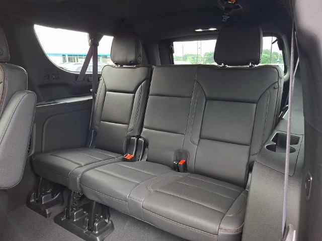 Used 2024 Chevrolet Suburban High Country AWD/4WD image 11