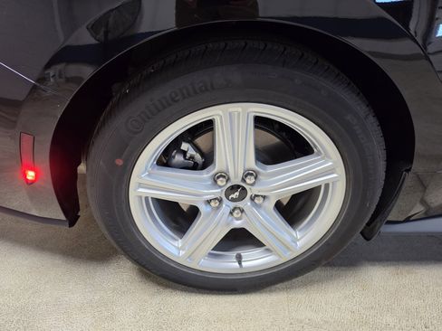 Used 2026 Ford Mustang Coupe image 9