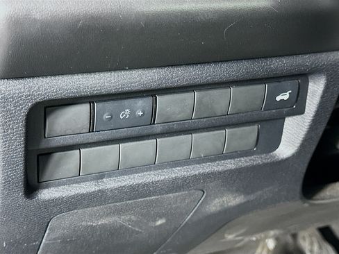 Used 2024 Mitsubishi Outlander SE FWD image 17