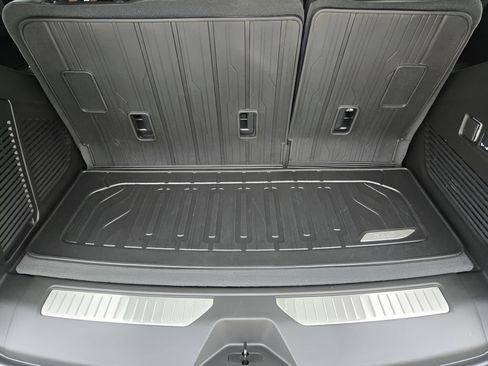 Used 2024 GMC Yukon Denali w/ LPO, Floor Liner Package AWD/4WD image 30