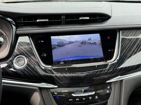 Used 2025 Cadillac XT6 Premium Luxury AWD/4WD image 20