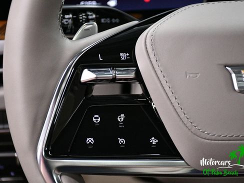 Used 2025 Cadillac Escalade Sport Platinum AWD/4WD image 39