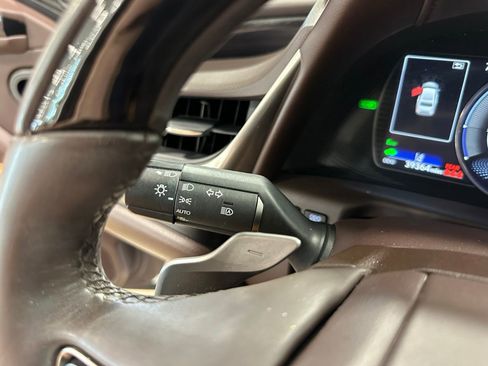 Used 2020 Lexus ES 300h w/ Premium Package FWD image 18
