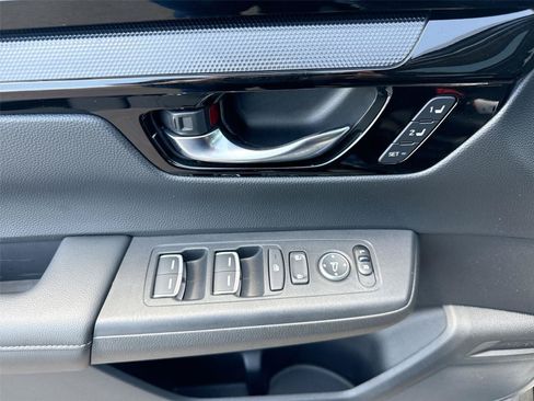Used 2025 Honda CR-V EX-L image 12