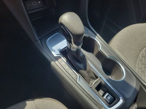 Used 2024 Chevrolet Equinox LT FWD image 34