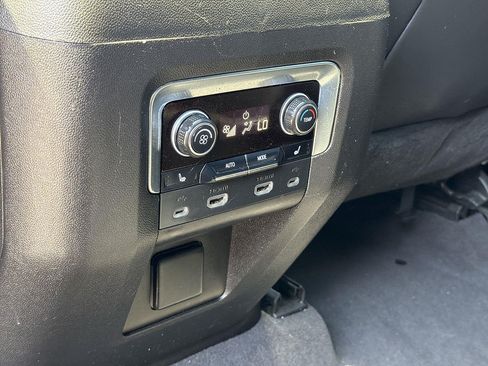 Used 2021 Chevrolet Tahoe Z71 w/ Z71 Off-Road Package AWD/4WD image 43