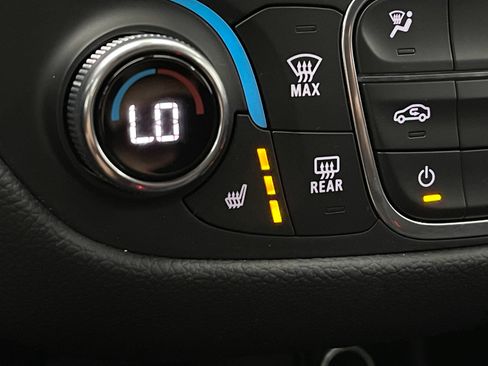 Used 2023 Chevrolet Equinox RS w/ LPO, Floor Liner Package FWD image 5