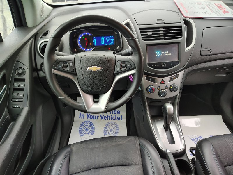 Used 2016 Chevrolet Trax LT w/ LT Convenience Package AWD/4WD image 23