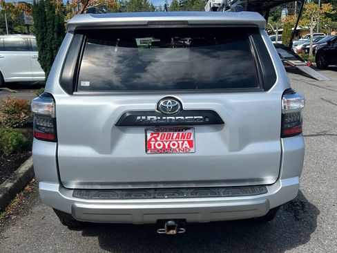 Used 2017 Toyota 4Runner TRD Off-Road Premium AWD/4WD image 8